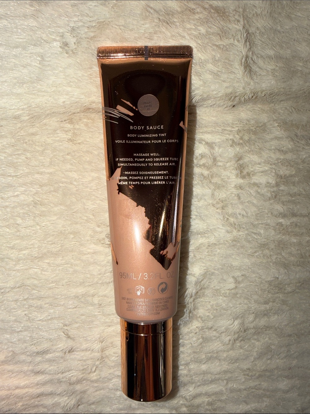 Fenty Beauty Body Sauce Luminizing Tint - Rose Gold & Black - Picture 3 of 6